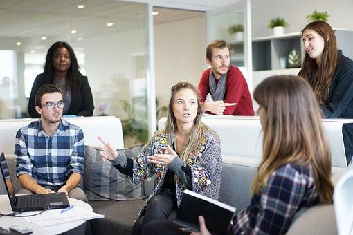 Escort Interpreter China: How to Hire the Right Accompanying Interpreter for Your Business Trip in 2026