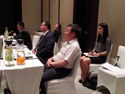 Nâng tầm hội nghị của hạn với dịch vụ phiên dịch liên tục từ tiếng Đức sang tiếng Trung hàng đầu tại Trung Quốc